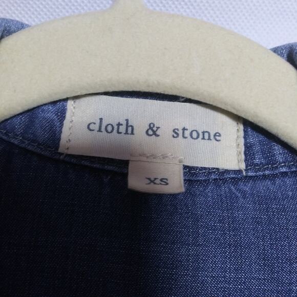 Cloth & Stone Anthropologie Chambray Denim Pop Over Top Roll Tab Sleeve Size Xs - Picture 7 of 8